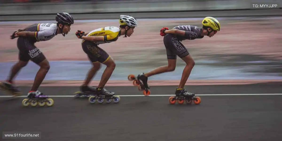 📱实时弹幕，全球球迷在线狂欢！💬